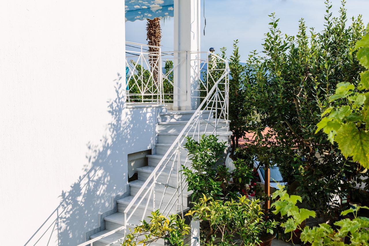 Aparthotel Μeltemi Glífa Exterior foto